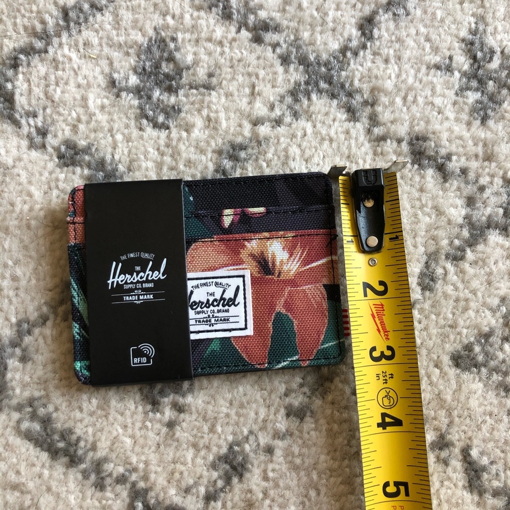 ❌SOLD❌Herschel Cardholder Wallet - Picture 3 of 4